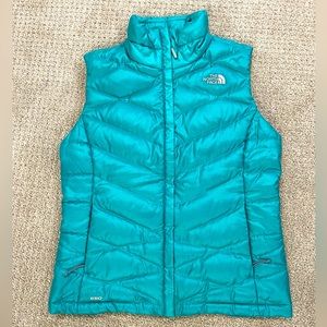 LIKE NEW! Teal North Face size M Women’s 550 Goose Down Puffer Vest Full Zip